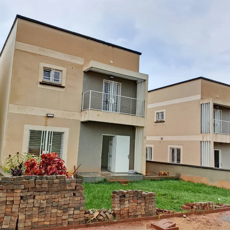 Duplex neuf à vendre à Nkolfoulou – Yaoundé